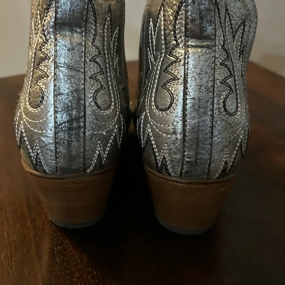 Ariat metallic silver western booties in excellent condition. - Picture 2 of 9